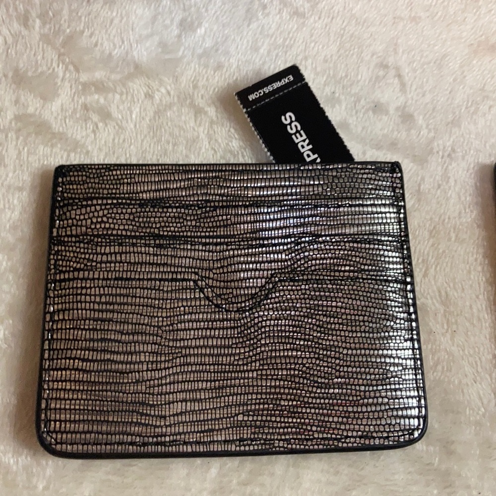 3/$20 bundle and save 💕EXPRESS-Card holder.